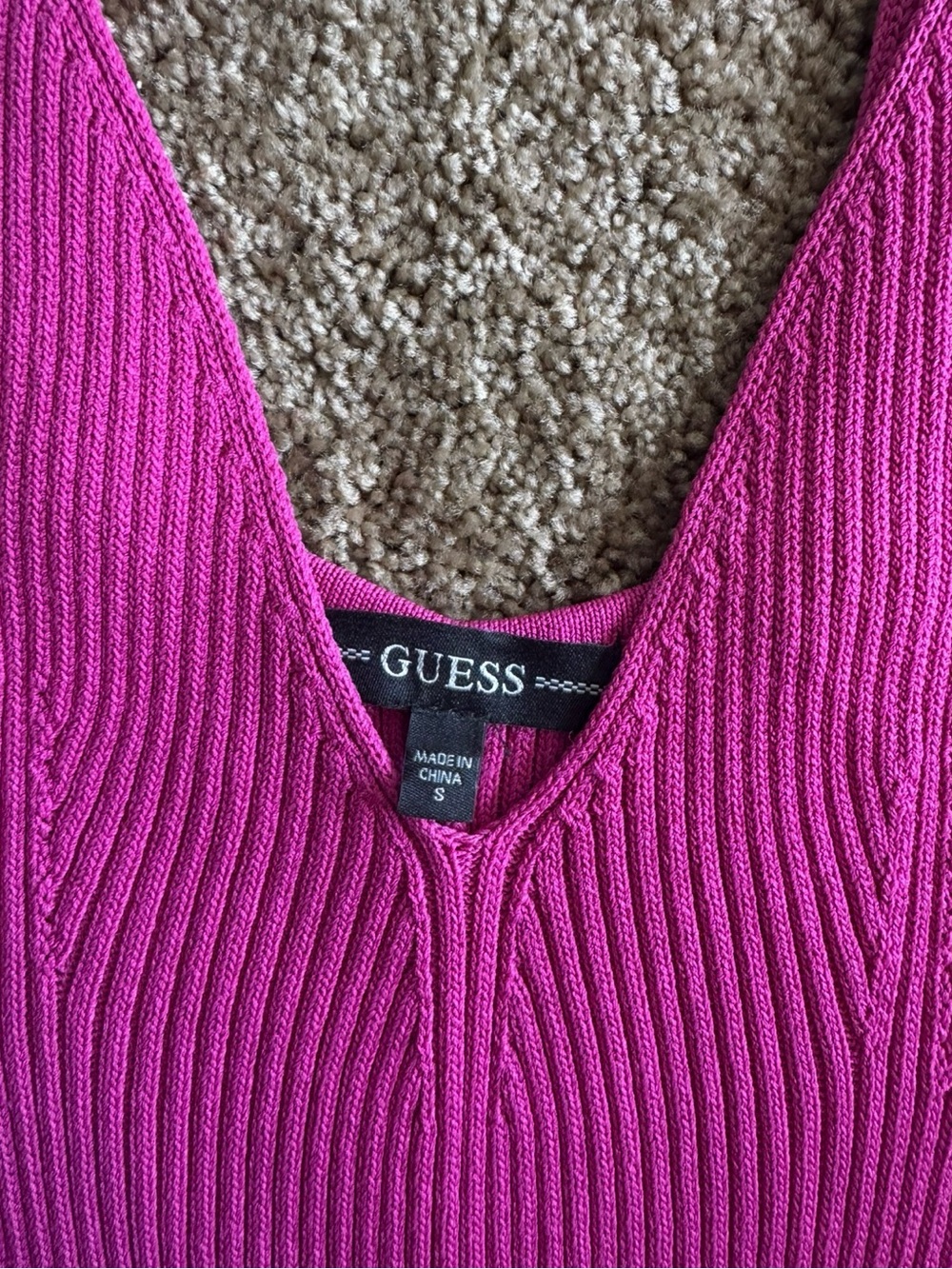 GUESS Ribbed Knit Vneck Pink Midi Dress - Picture 2 of 7